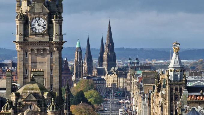 Chế độ 10x trên Galaxy S22 Ultra rực sắc