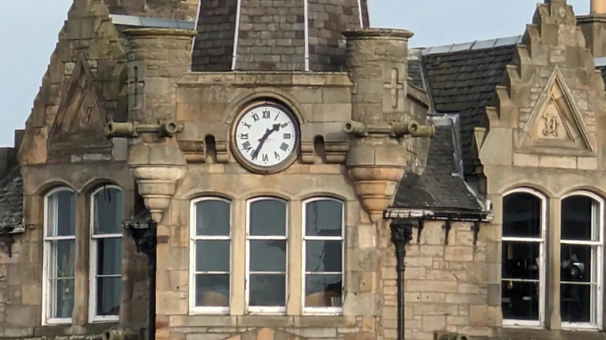 Ảnh zoom 30x khá kém sắc trên Pixel 7 Pro