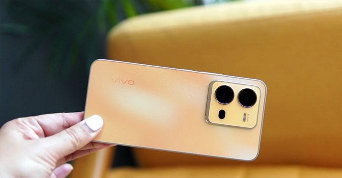 Top điện thoại màu vàng iPhone 13 Pro Max Vivo V25 5G