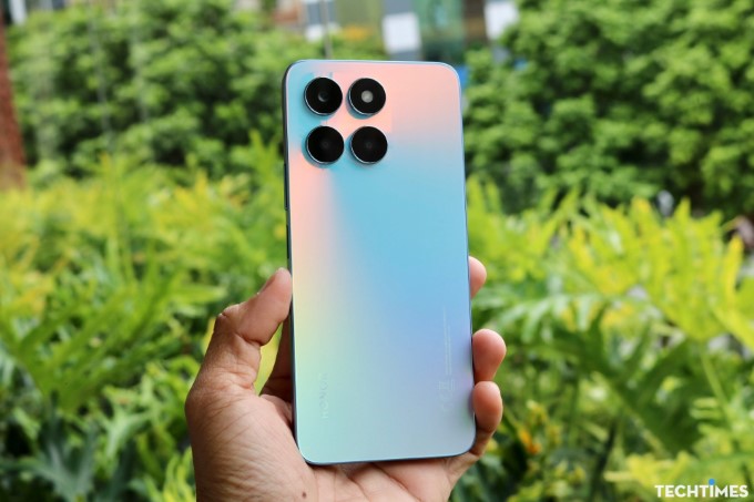 Thiết kế năng động, khung viền vuông vức hiện đại