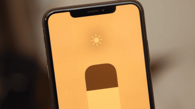 Chế độ ban đêm bảo vệ chu kỳ giấc ngủ tự nhiên với công nghệ lọc ánh sáng