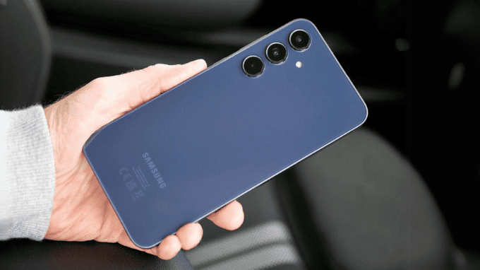 Galaxy A35 - Màn hình Super AMOLED 120Hz rực rỡ
