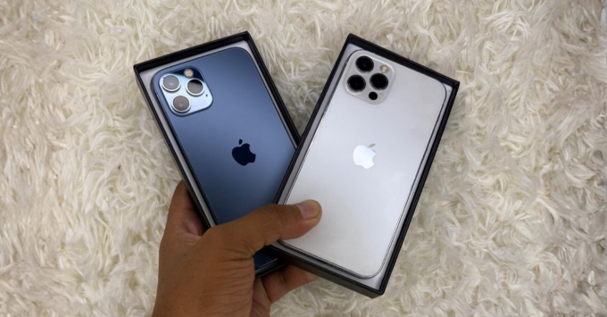 iPhone 12 Pro giá từ 6.990.000đ – 7.790.000đ
