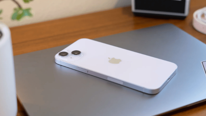 iPhone 14 Plus với màn hình khổng lồ 6.7 inch