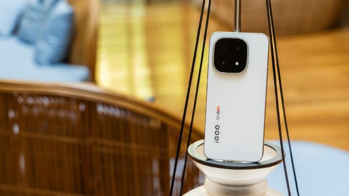 Thời lượng pin iQOO 15 và Vivo X300 Pro