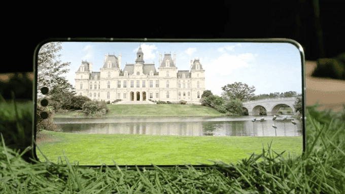 Màn hình Mate 80 6,8 inch LTPO OLED 2K+ với độ sáng khủng