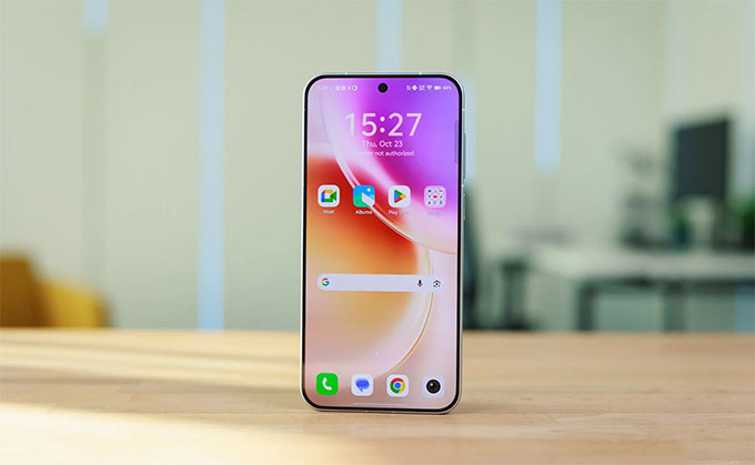 Màn hình của Vivo X300 cũ vẫn thuộc top đẹp nhất năm 2025