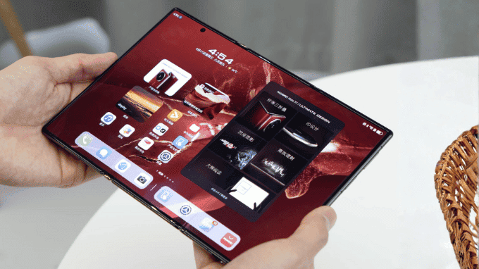 Mate XT với Kirin 9010 và sạc nhanh 66W/50W không dây