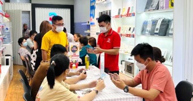 Kinh nghiệm giúp mua iPhone 17 cũ online an toàn hơn bằng cách Lựa chọn cửa hàng uy tín, thông tin rõ ràng