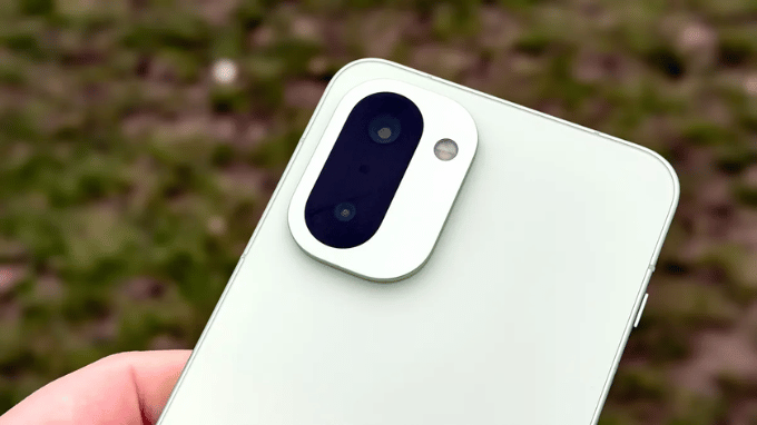 OnePlus 15R chụp ảnh đẹp ở điều kiện sáng tốt nhưng hạn chế zoom xa