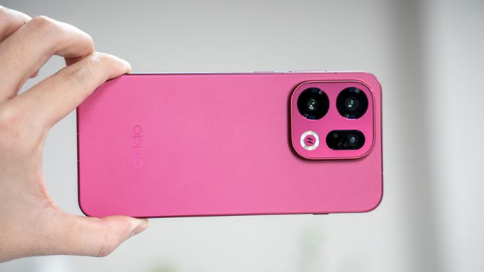 OPPO Find X9 cũ và Samsung Galaxy S24 cũ có hiệu năng ổn định