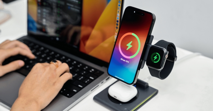 Phụ kiện nên mua cho iPhone 17 Pro Max Đế sạc không dây MagSafe / sạc 3-in-1