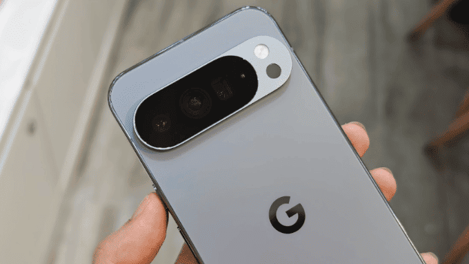 Pixel 10 Pro - Siêu phẩm camera AI với màn hình siêu sáng 3.300 nits