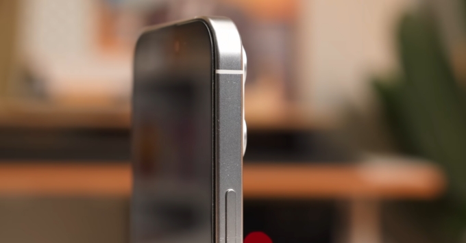 So sánh thiết kế Google Pixel 10 Pro cũ vs iPhone 15 Pro cũ có còn đẹp không?