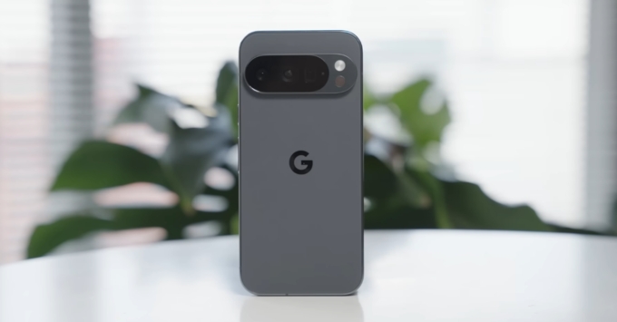 So sánh thiết kế Google Pixel 10 Pro cũ và iPhone 15 Pro cũ có còn đẹp không?