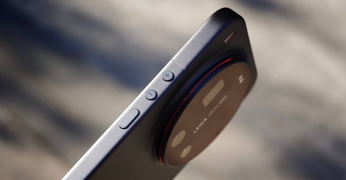 Phần mềm và Tính năng đặc biệt trên Xiaomi 17 Ultra và OnePlus 15