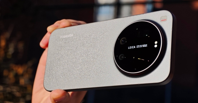 So sánh thiết kế Xiaomi 17 Ultra vs OnePlus 15 có điểm nhấn gì nổi bật?