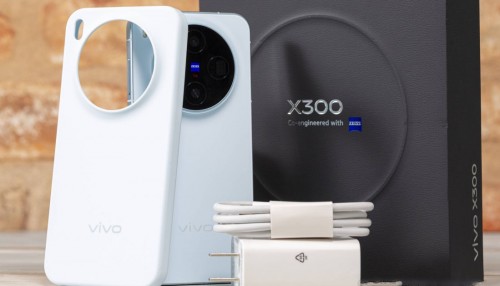 Đánh giá Vivo X300: Chi tiết về pin, camera, phần mềm