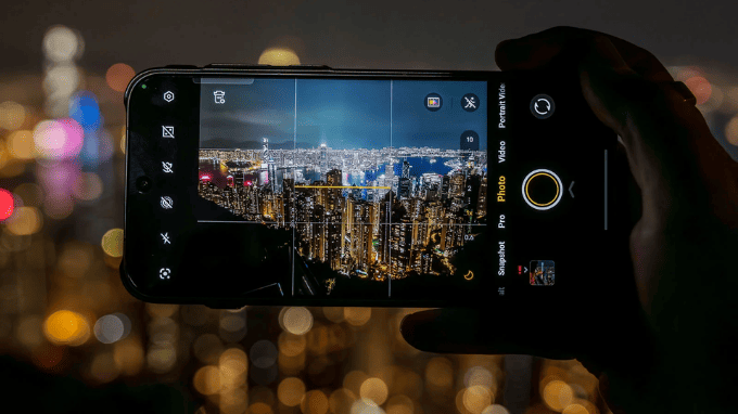 Vivo X300 Pro với camera 200 MP và OIS trên cả ba ống kính