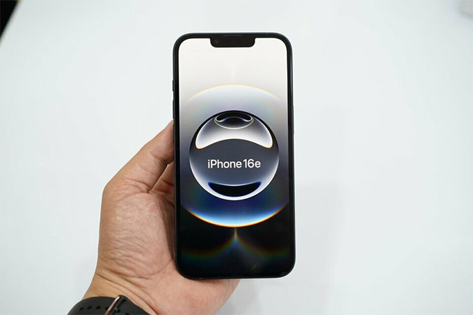 Về hiệu năng, cấu hình iPhone 16e 512GB VN/A sử dụng con chip A18 