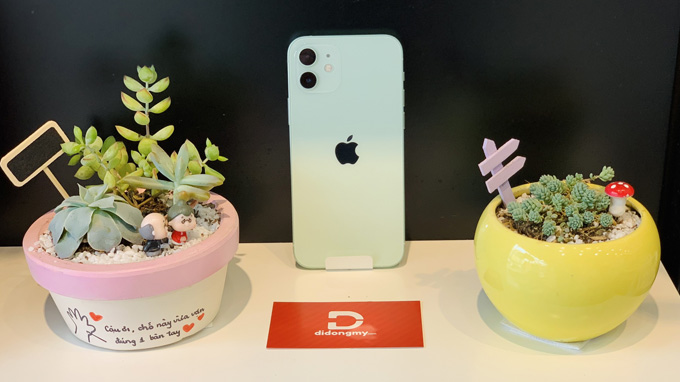 cạnh viền iPhone 12 64GB vuông vức